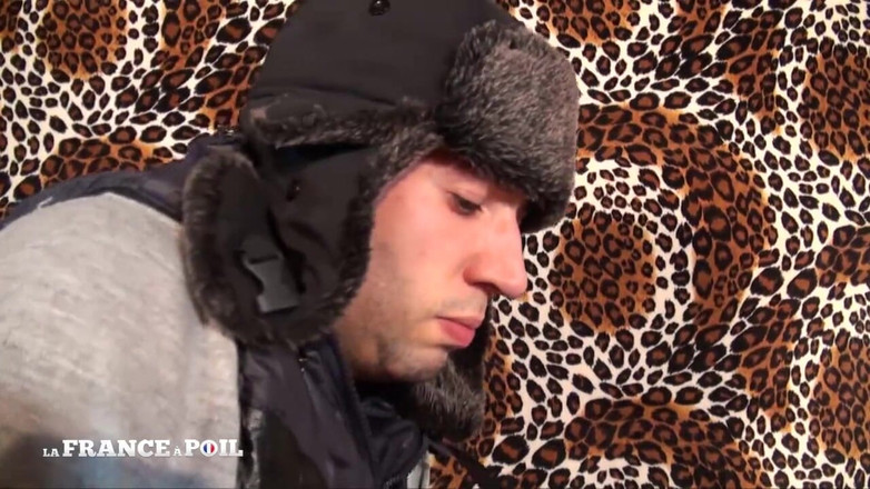 French BDSM: Una panterona matura si fa martellare il culo da un...