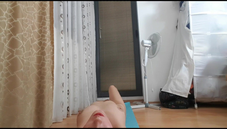 Erotic Tanya: Naked yoga with cute blonde teen