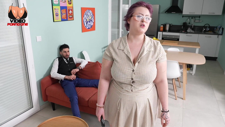 Video Porno One: Payudara besar, pantat besar untuk pelacur besar yang suka bercinta...