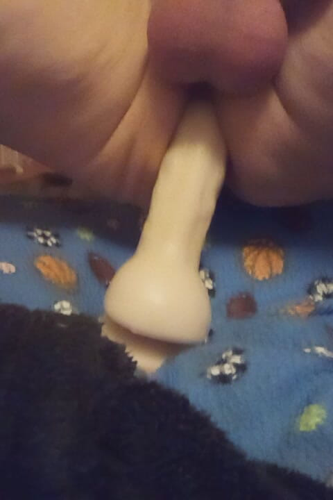 Mellissa: Dương vật giả mới của Mellissa cảm thấy rất tốt