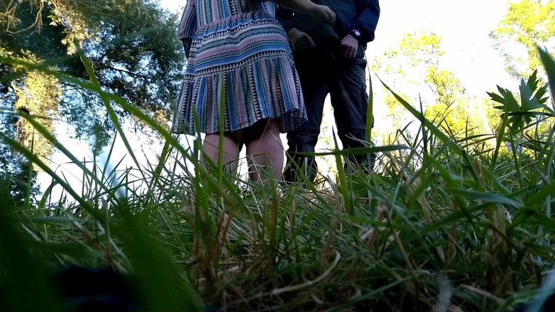 OurFetishLife: Meyakinkan ibu mertua saya untuk melancap di luar rumah