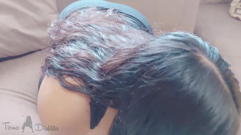 Tender Little Devil: ¡Qué hermosas tetas! Joven vecino caliente despertará tu apetito