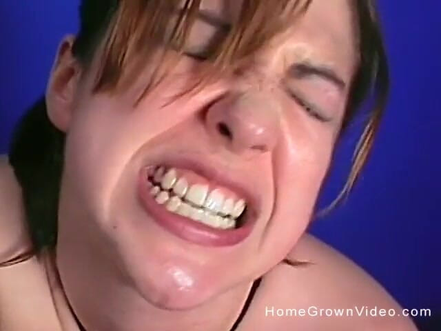 Homegrown Video: Kitty sucks while getting fucked by sybian
