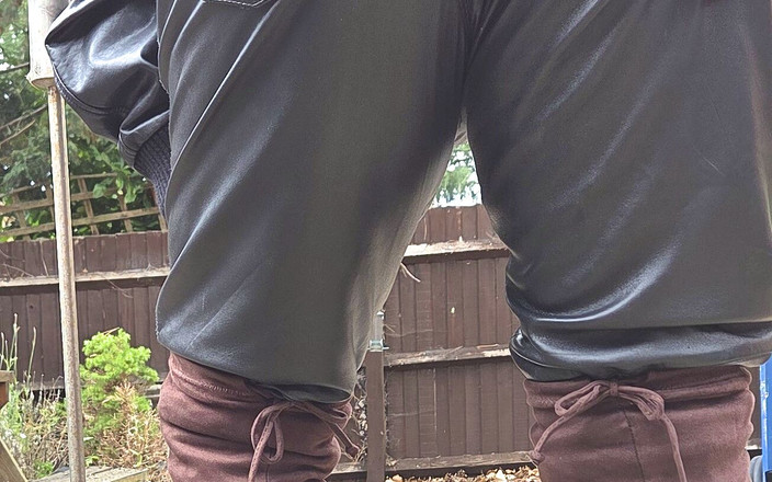 Leatherman63: Kůže a stehenní kozy