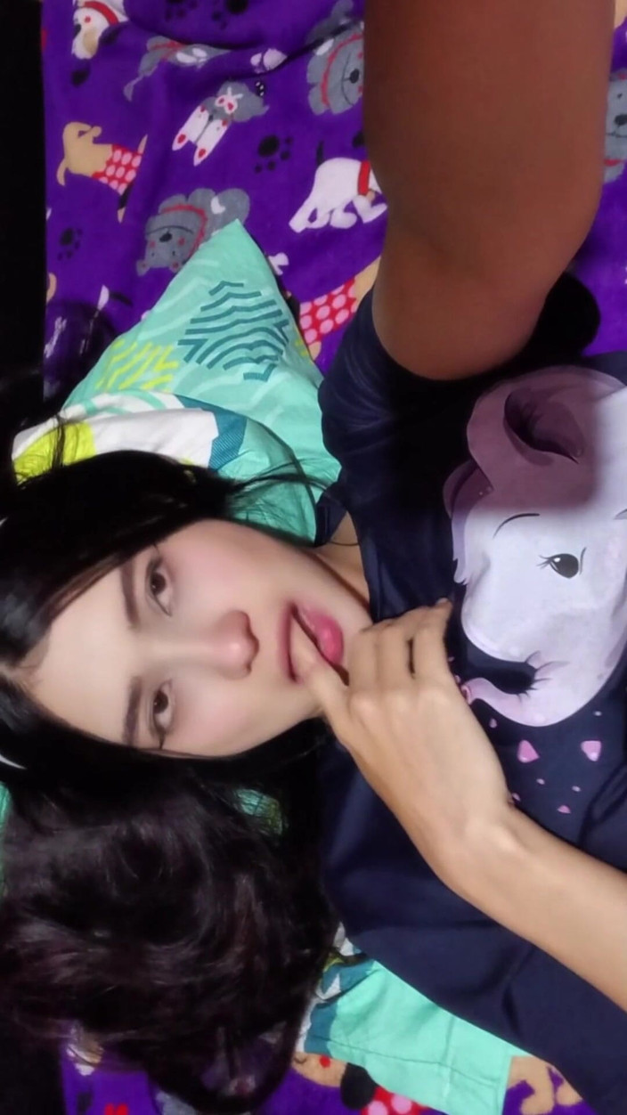 Yulieth Gomez: 业余脱衣舞娘乞求我填满她的小阴户