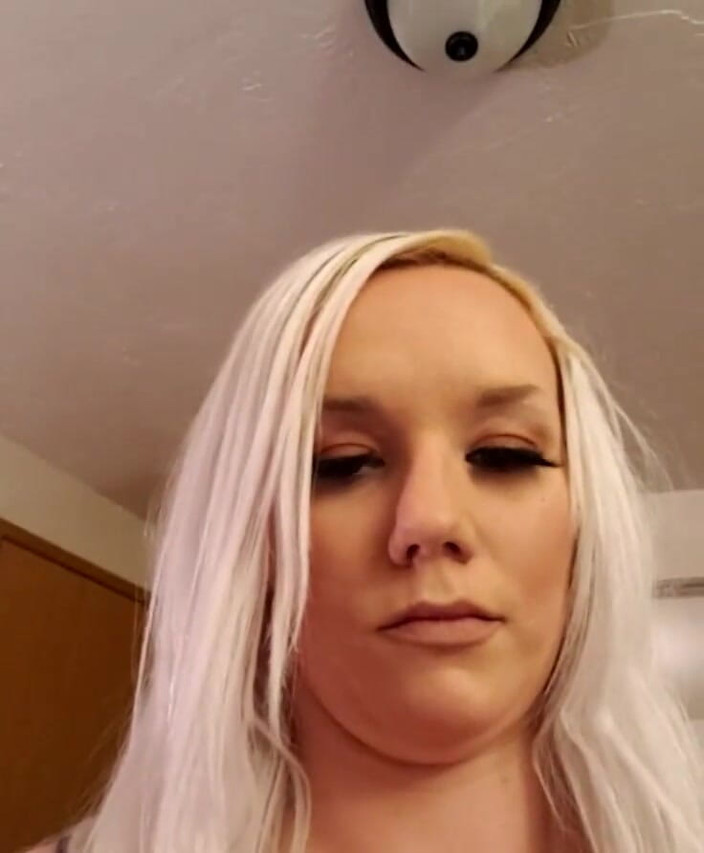 Bustyvlonder: 如果你愿意，我的曲线提示视图！我会和你谈谈你想要我接下来发布什么！