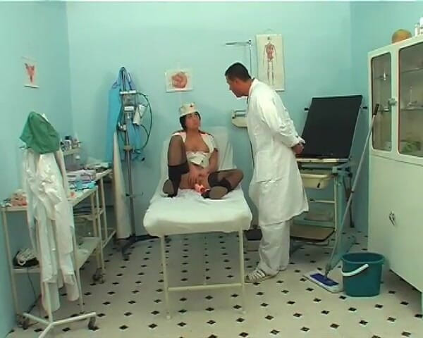 Rosetti: Dr. Kinks nylon nurse
