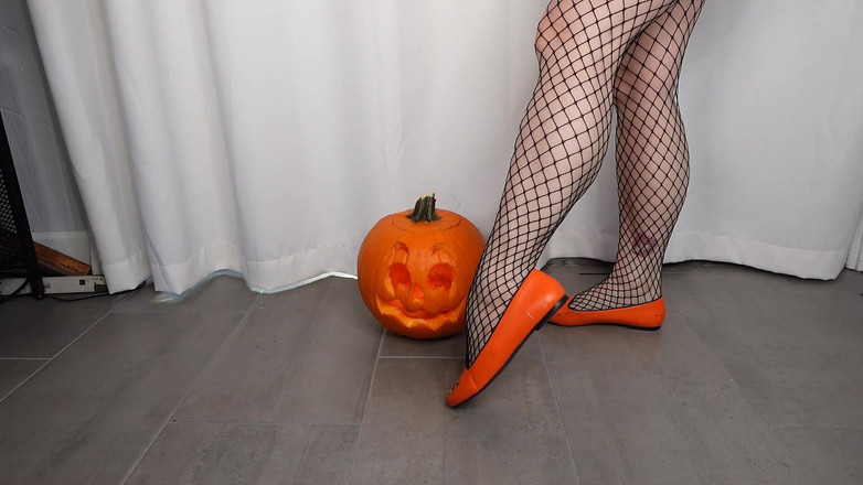 Deanna deadly: Calf Muscle flex in visnetten-Halloween thema oranje balletappartementen