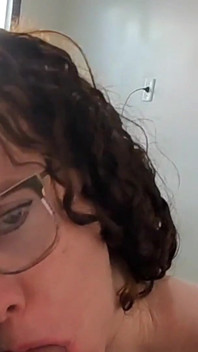 A VIZINHA SAFADA PEDIU PRA EU ARROMBAR O CU DELA CHEIO DE ESPERMA - A NOVINHA AMOU.mp4