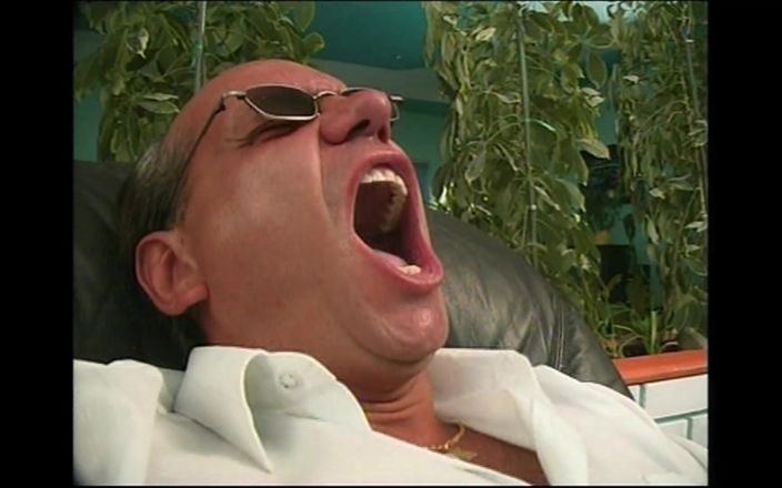 XTime Vod: Fantastische geile sexy MILF gefickt und von einem großen amateur-schwanz...