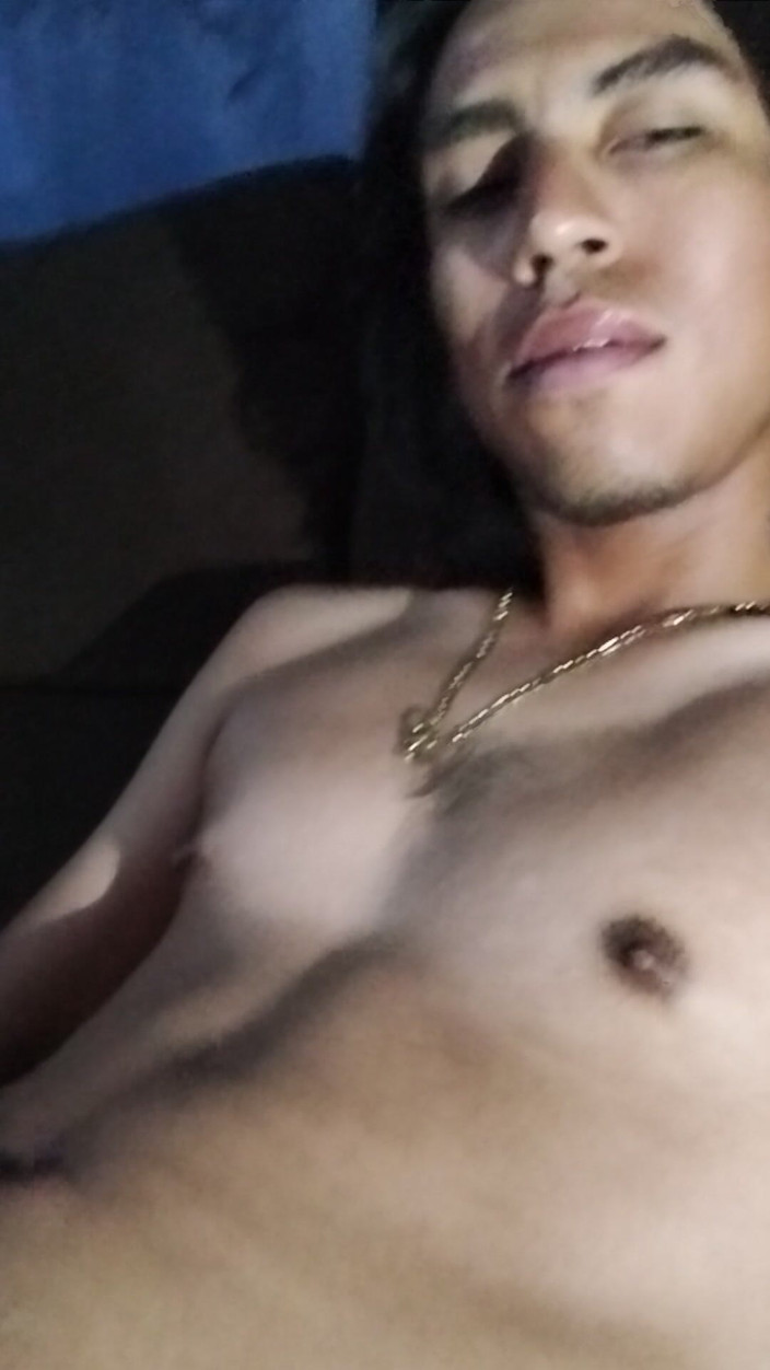 AlexAlejandro13: Inexplicable Naked Man