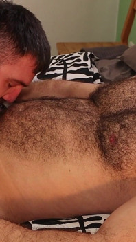 Muscle Hunk Barebacks Fuckable Bear