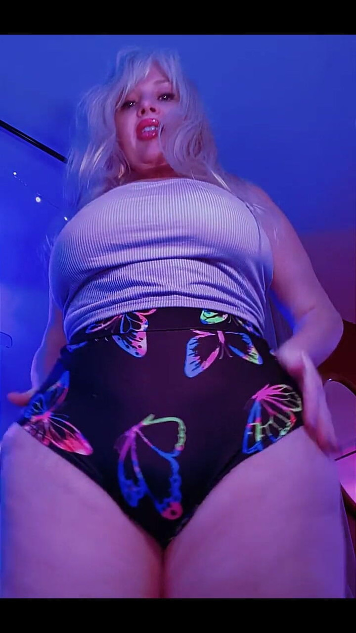 PaintedRose: मुझे यहाँ छूना चाहते हैं?