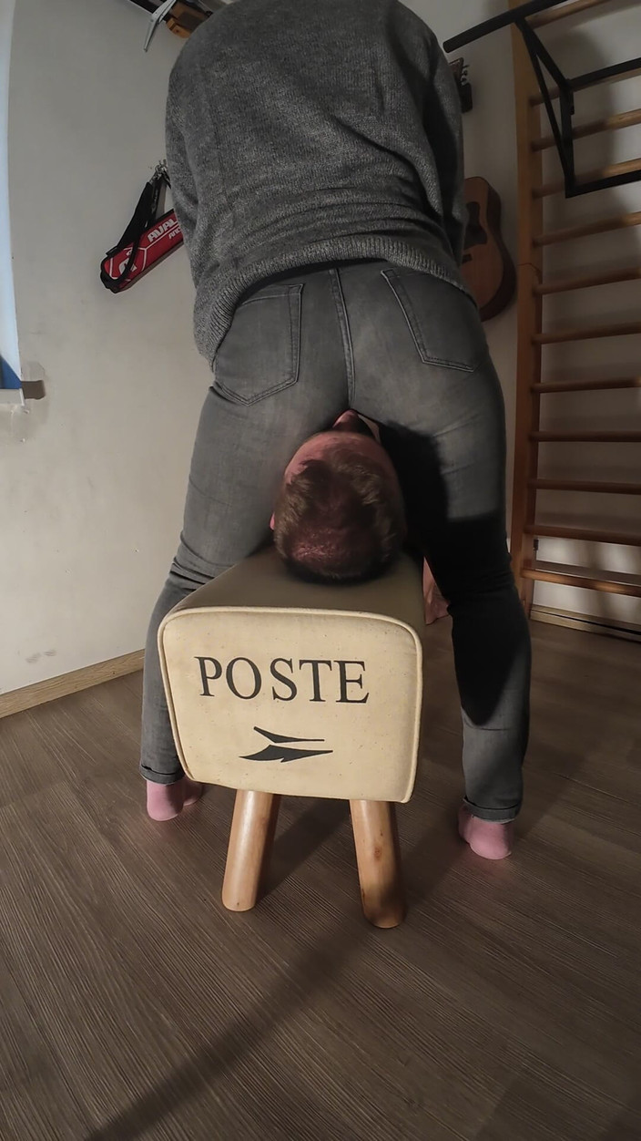 Vlakik SM: Сидение на лице в джинсах