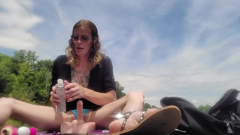 Daphne Phoenix: Macecha MILF, se rozhodla vyzkoušet můj nerv s Malou veřejnou...