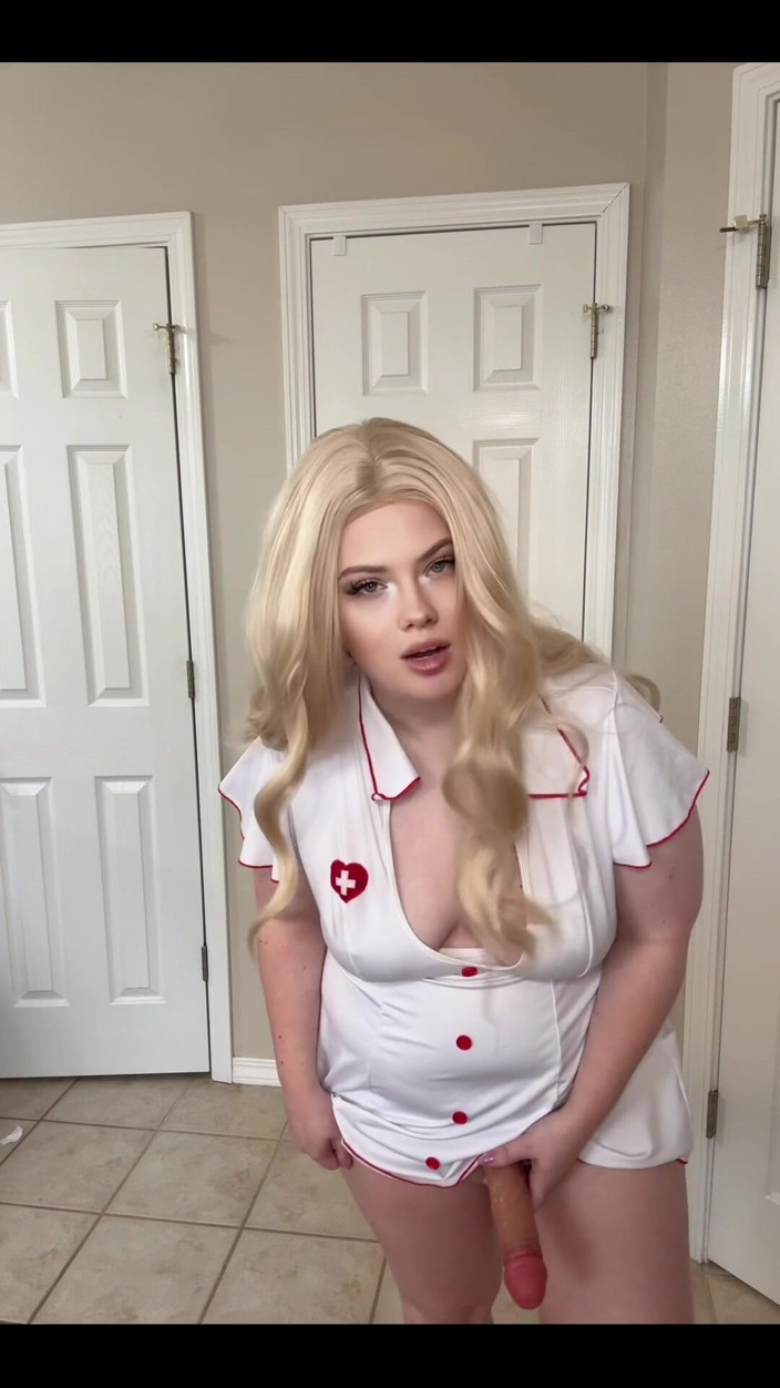 Dirtysecret: Naughty Nurse Strips