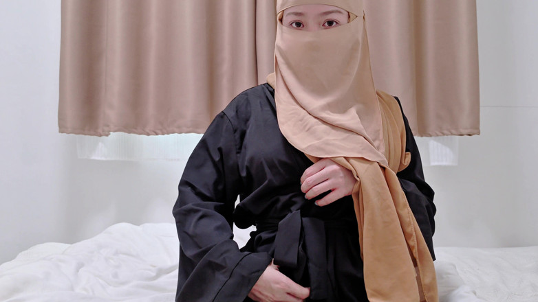 LittleMuslim: SUDUT PANDANGAN PERTAMA: Awek hijab mengusik abaya hitam sensual