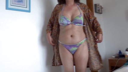 Ardientes69: Mia moglie adora mostrarsi in spiaggia e vedere come fa...