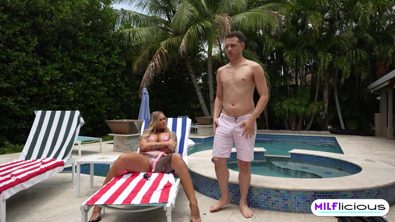 Pro Am Entertainment: My Stepmom Was Masturbating When I Came Home