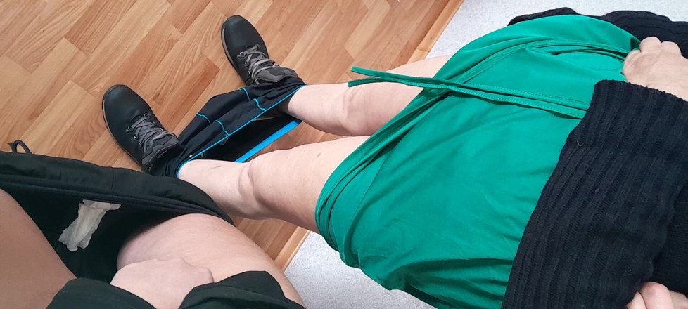 Lesbian-candys: Tiga Pelajar Perempuan Berkumpul Bersama Di Dewan Kuliah Kosong Semasa...