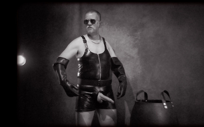 GERMANE_XL: Chico De Goma 5