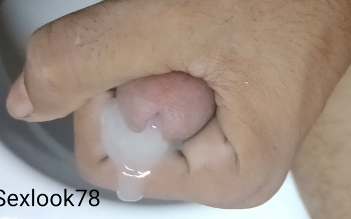 Hashmat Ali: Un jeune garçon se masturbe