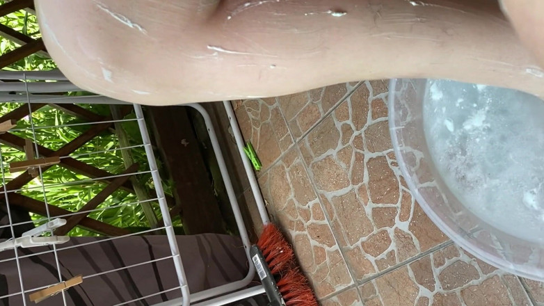 Cuteblonde666: Hairy legs shaving