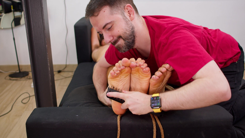 PSM Tickling Network: Four Male Feet to Tickle