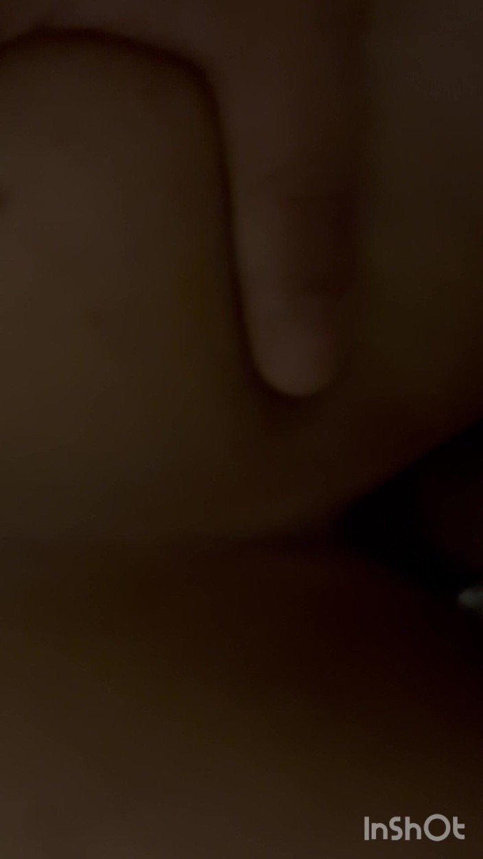 Deixyy: Batang besar dalam pantat saya