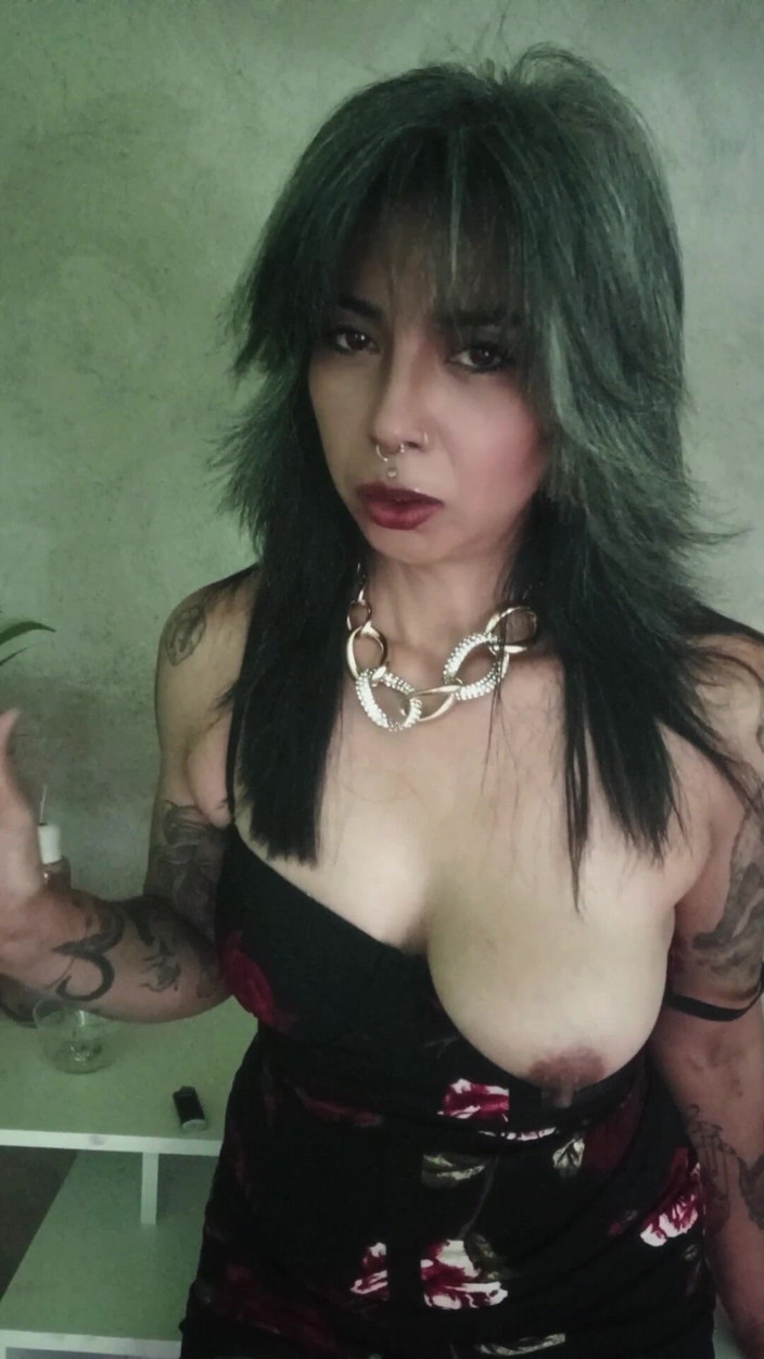 Casia Castro: Slow Smoke Tease