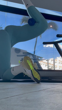 Fit Teen Bubble but Fucks Her Personal Trainer After the Gym
