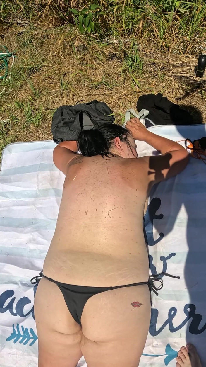 Homesteadmama: 누드 일광욕. 다른 사람들이 오프라인으로 전환하고 실제 생활을 즐기도록 격려하고 싶습니다.