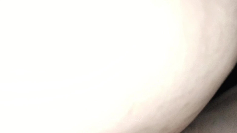 TeenPinayCloseUp: ピネイのフレッシュフェイスティーンの無垢な膣がクリームされる