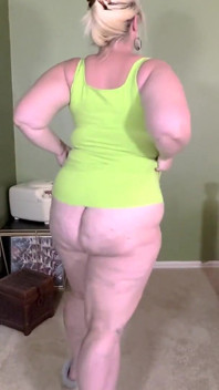 Grandota twerking culo en tu cara acaricia tu polla y se corre en su cuenta regresiva