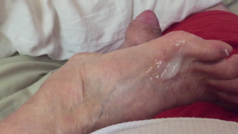 Aunt Ann: Seks footjob bareng tante ann joi