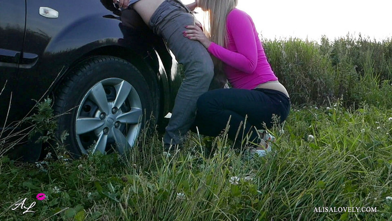 Alisa Lovely: Taxifahrer nahm das mädchen mit, das aus der stadt kam,...