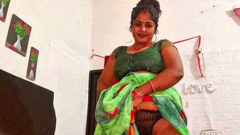 Besharam bhabiya: Desi Bhabhi má sex s přítelem, zatímco telefonuje s manželem,...