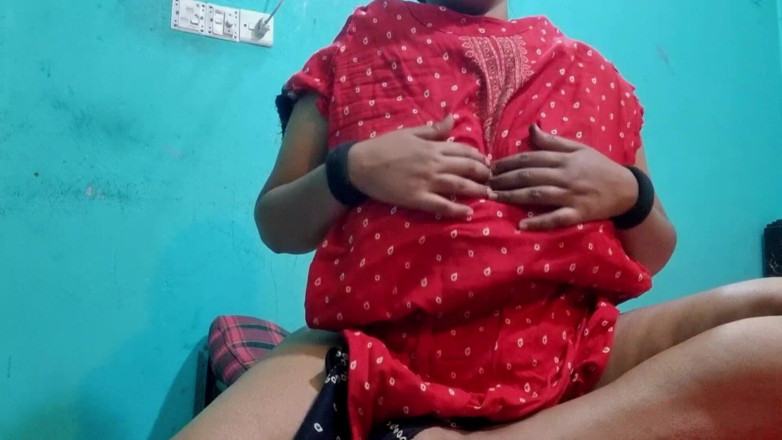 NilaRani693: Menina faminta com uma grande buceta esperando para ser fodida...
