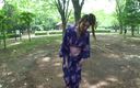 Asian Public Sluts: La seducente ragazza giapponese che indossa un kimono becca un&amp;#039;erezione...