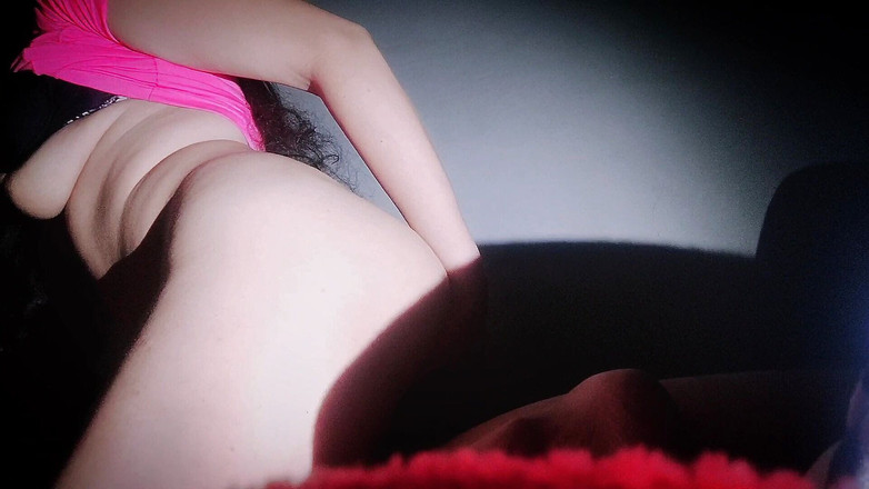 katha: Moje nevlastní sestra je velmi bohatá a děvka školačka