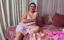 Girls Out West: Curvy Amateur Pearl Loves Butt Plug in Her Tight Anus...