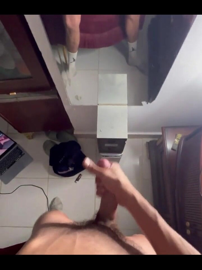 ARAB HUNG TWINK: Arab Hung Twink Jerks His Fat Cock After Workout