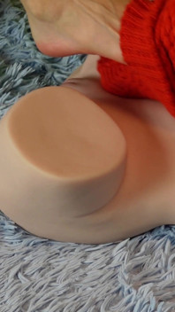 레즈비언 발 놀이 인형 의붓자매 발 발 재미 진짜 MILF 큰 가슴 짧은 버전