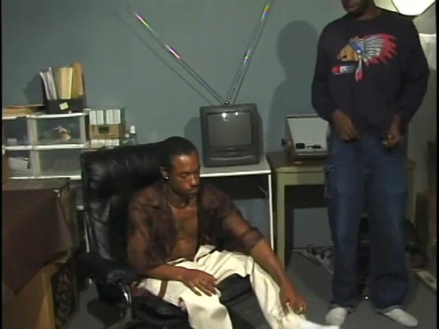 Gays Case: Chocolate skin dude gets his ass nailed doggy style on...