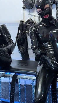 Mistressae & Miss Lilly Seaty Makeout Sesiune