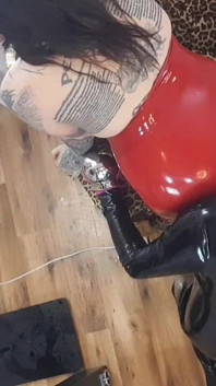Příběh cesty mé gumové služebné 3
