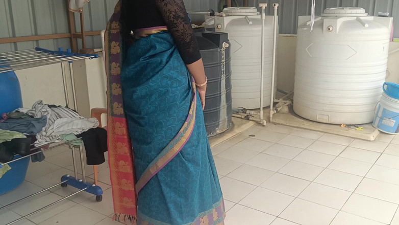 Inba: Phụ nữ đã kết hôn hàng xóm khoe cấu trúc ở cầu...