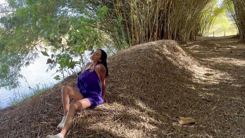 Allison Sweet: 나는 산에서 자위하고 관광객이 도착