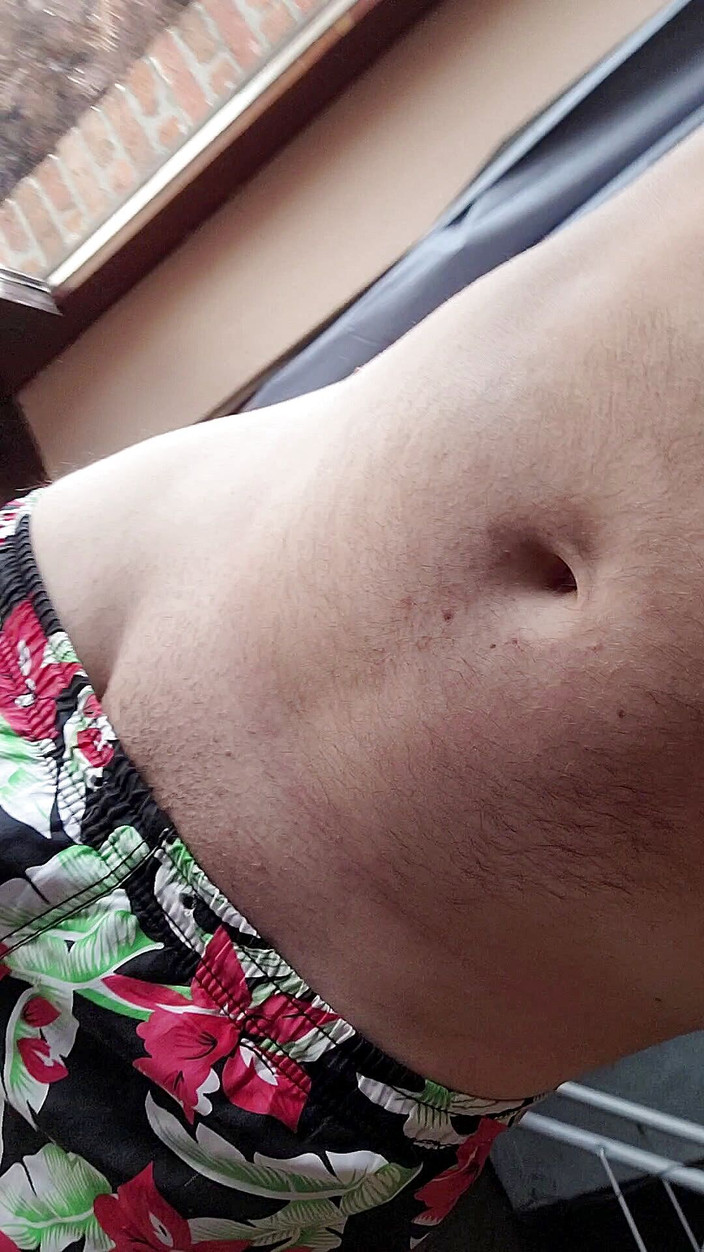 Bi sub husband: 屁股公鸡和身体