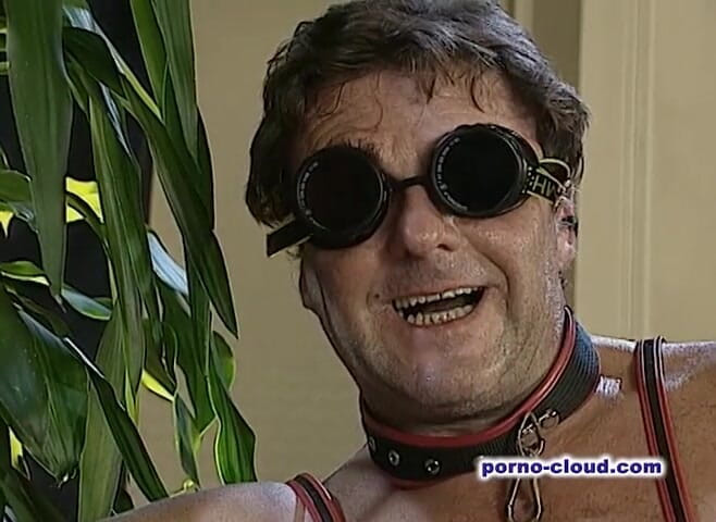 Porno Cloud: Ela adora fisting profundo - DVD